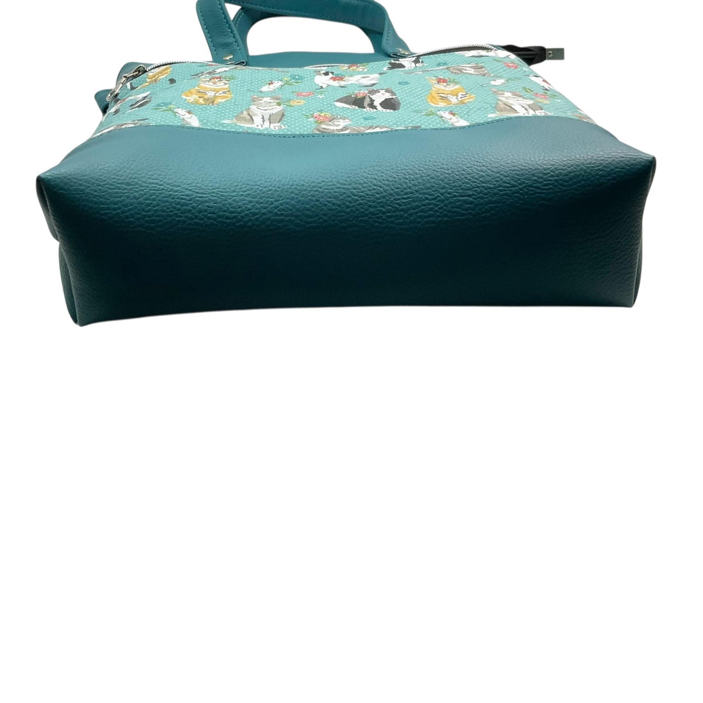 Handbag in faux Leather and cat breeds print