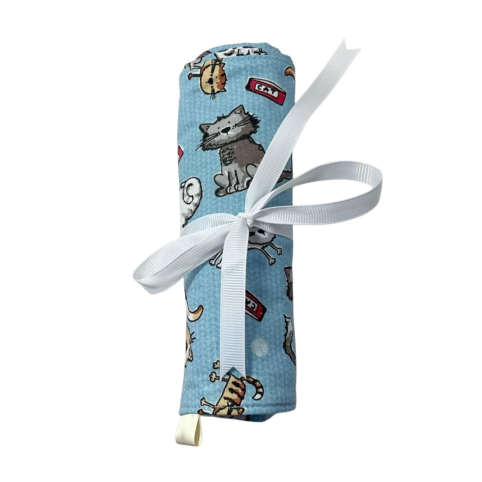Crochet hook case with cats, Ergonomic hook organiser, roll up short Dpn case, cat lover gift, knitters gift, Crochet gift, crochet storage