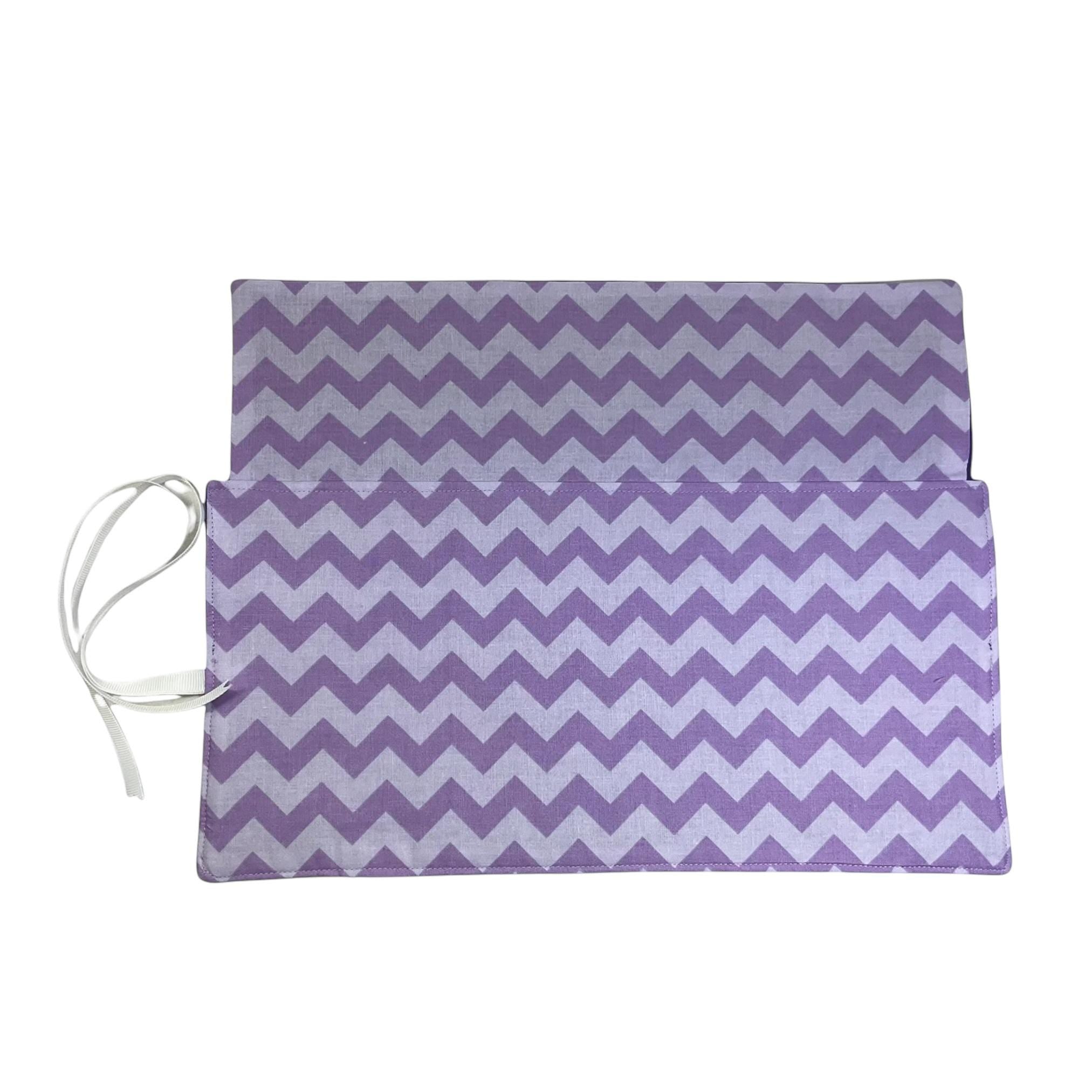 Crochet hook case with purple chevrons, Ergonomic hook organiser, roll up short Dpn case, cat lover gift, knitters gift, crochet storage