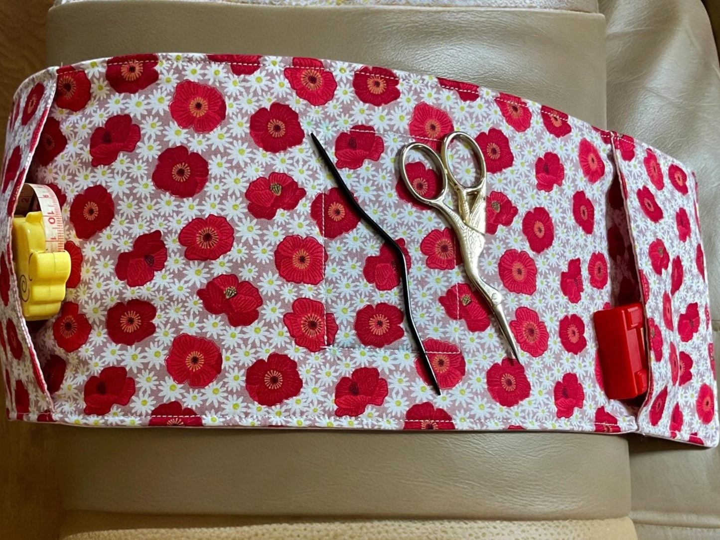 Magnetic cable needle Chair organiser for knitters and crafters