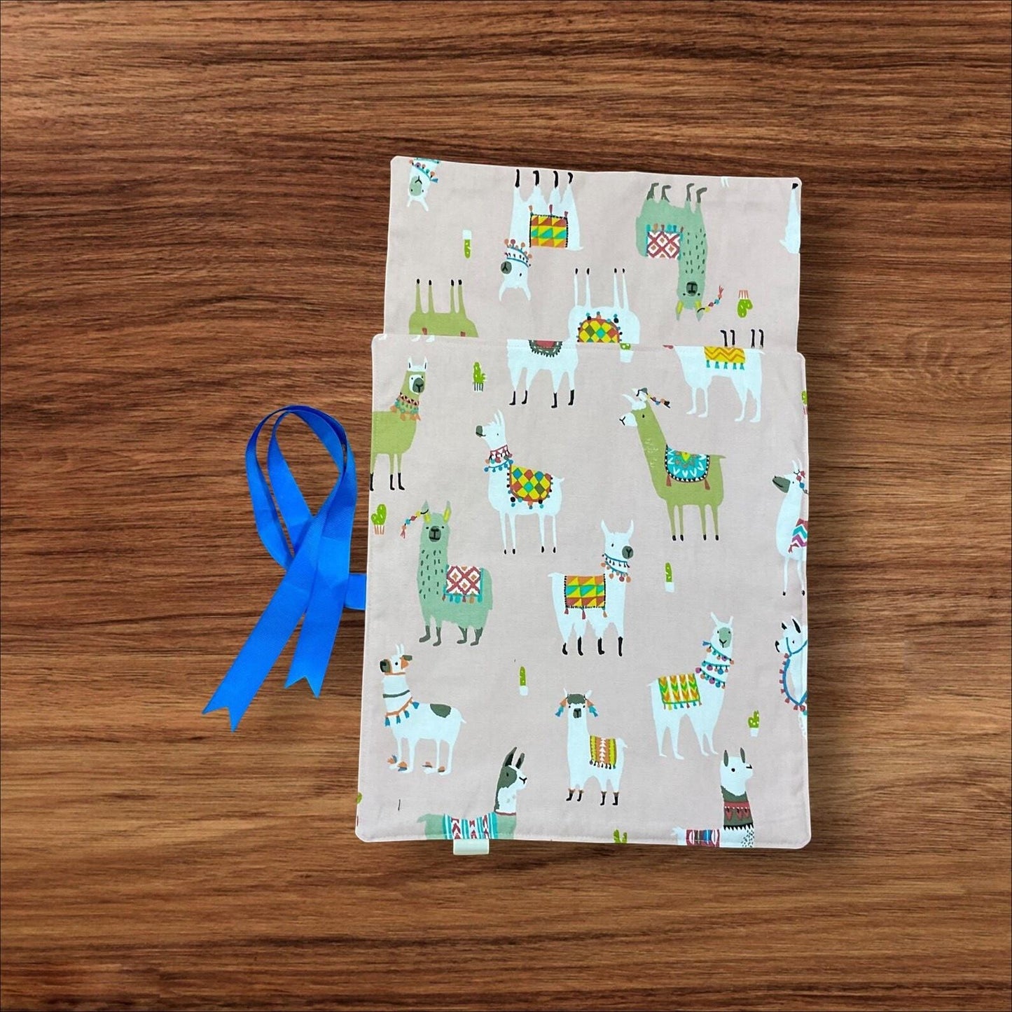 Straight knitting needle case with llamas