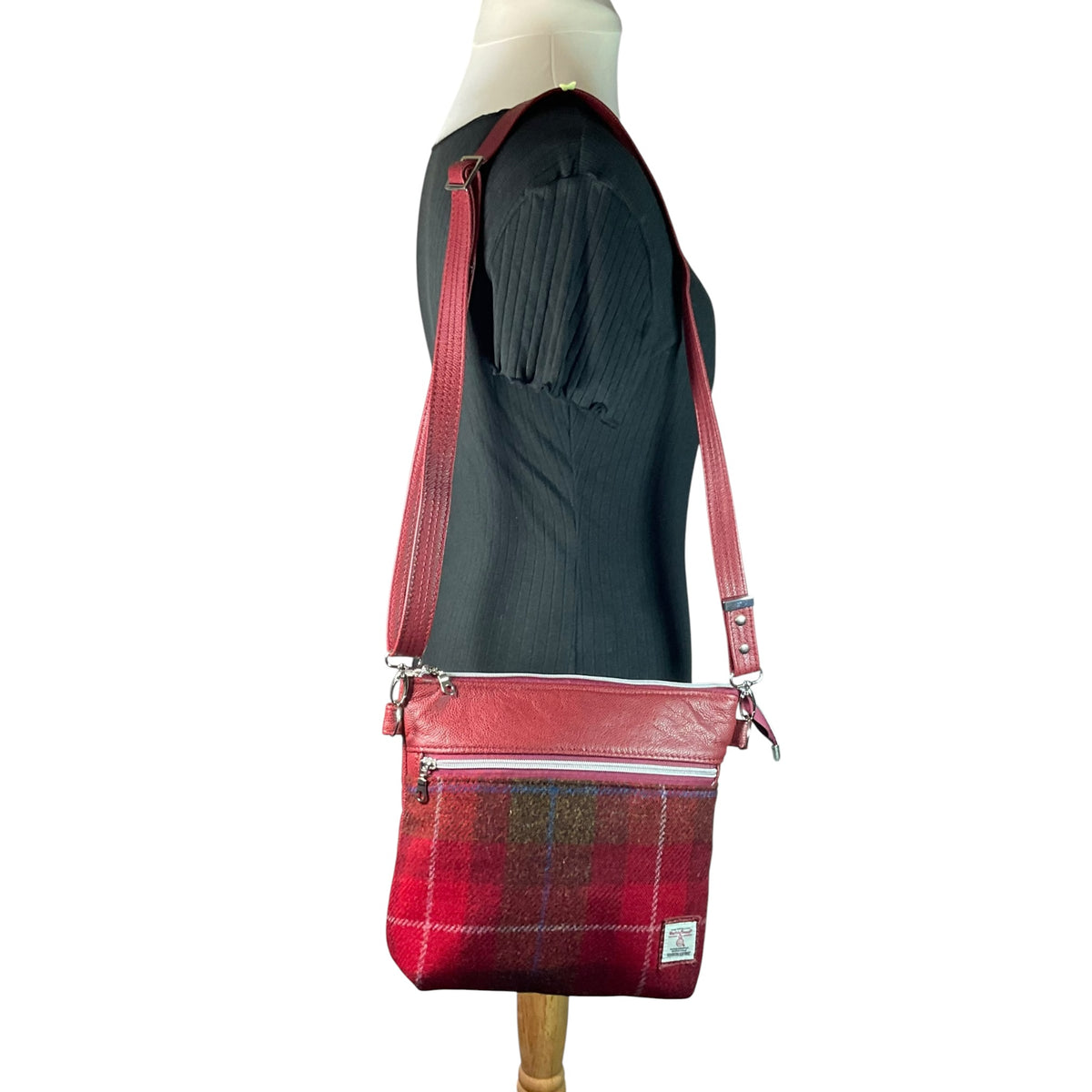 Handbag in genuine leather and red tartan Harris tweed