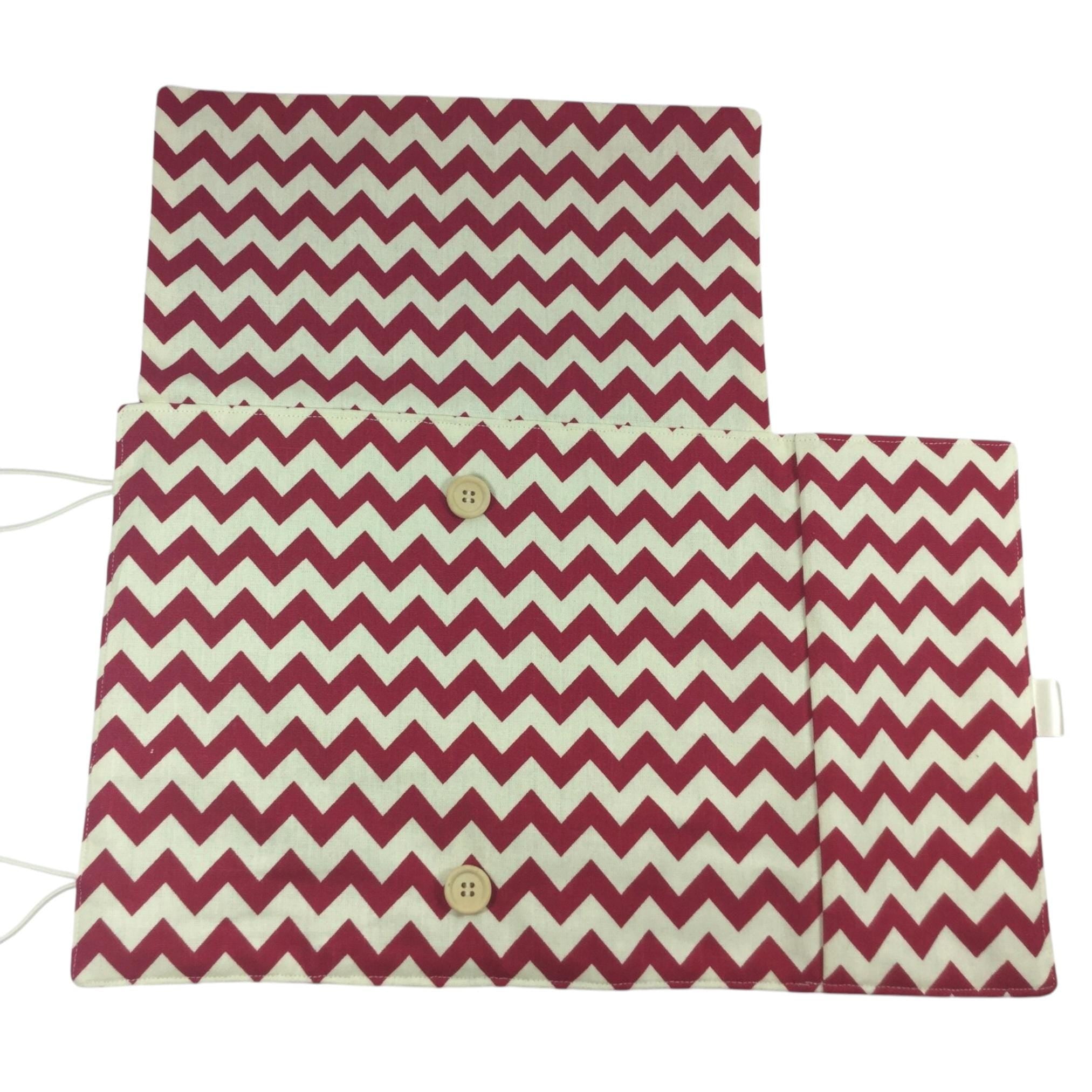 Red interchangeable and double pointed knitting needle case, chevron print knitting needle pouch, zig zag hiya hiya case, knit pro wallet
