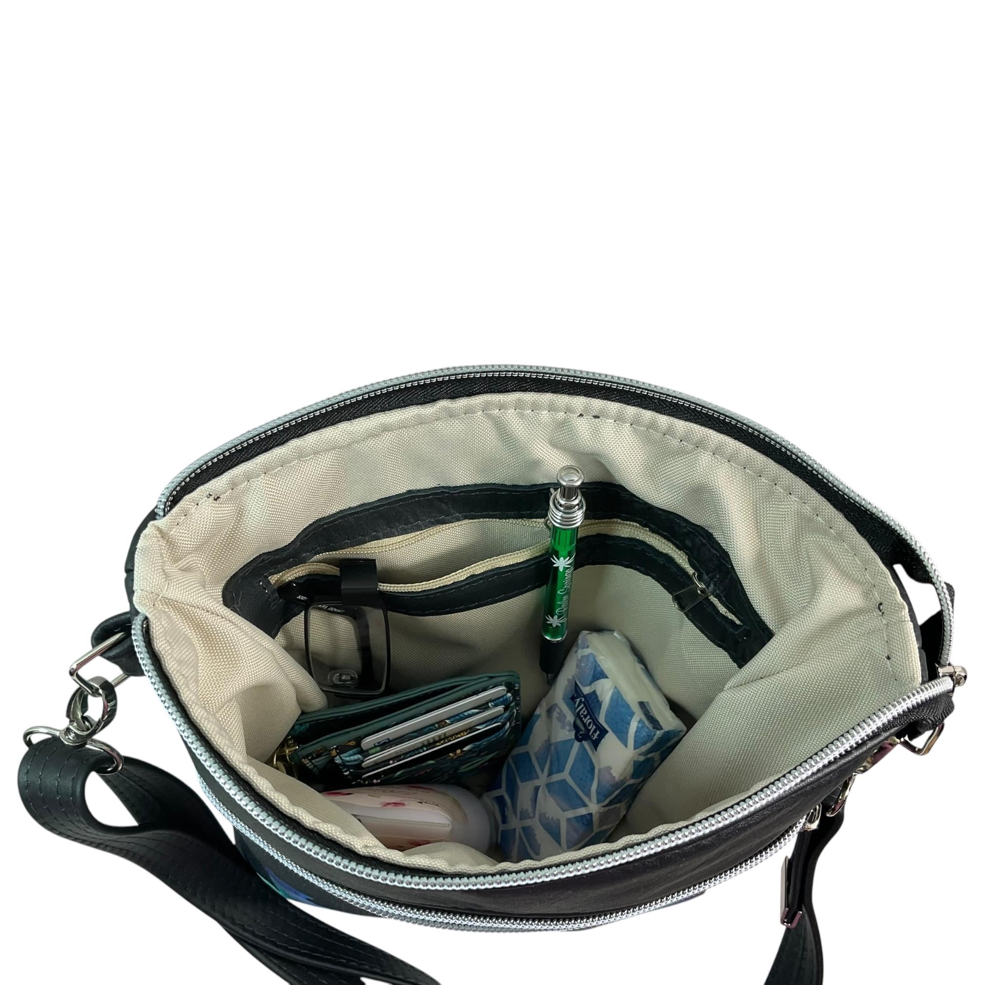 Handbag in genuine Leather and purple cat print water resistant canvas, medium sized zip top