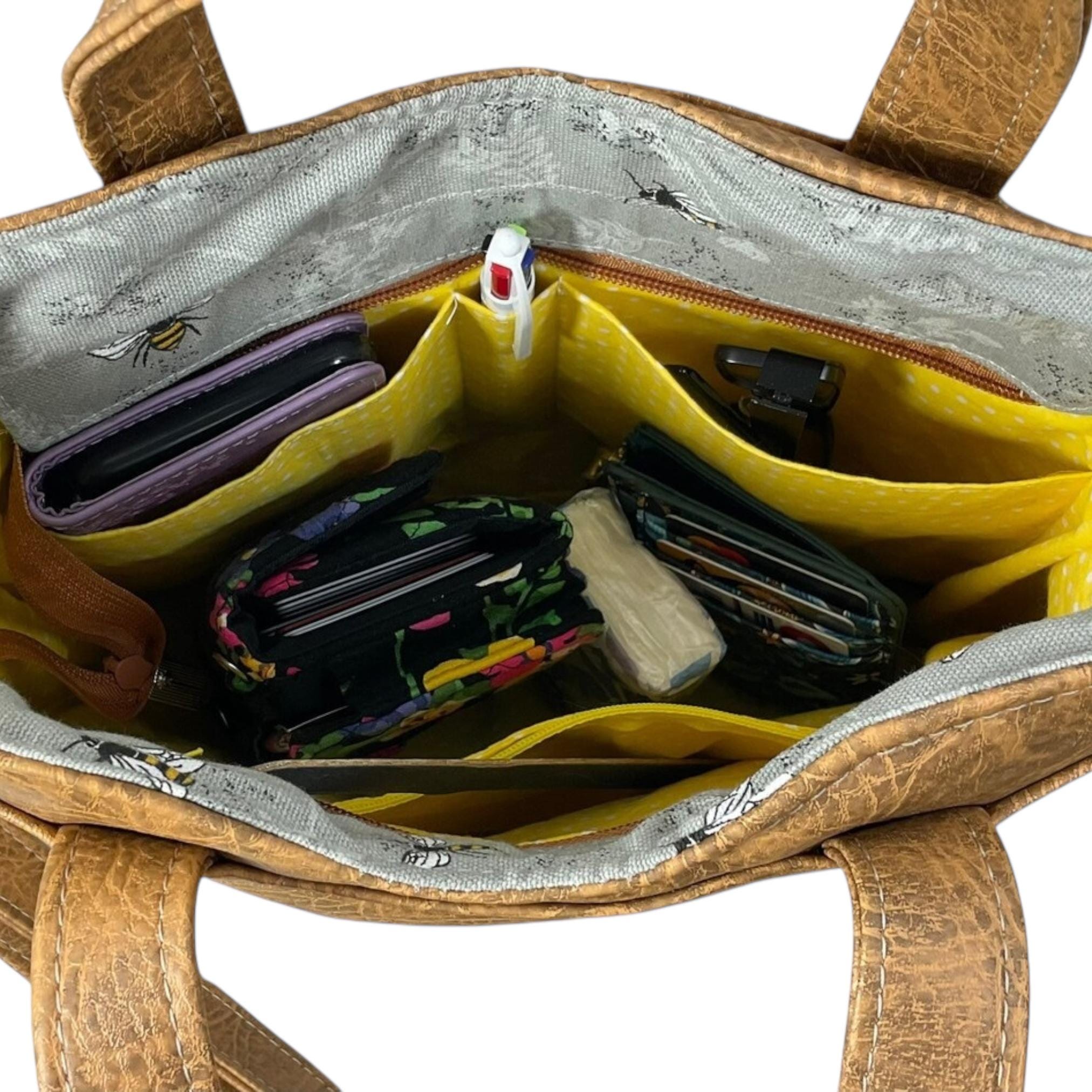 Handbag in faux leather and dog print, pet dog lover vegan ladies gift, handles and crossbody strap bag, shoulder zip pouch