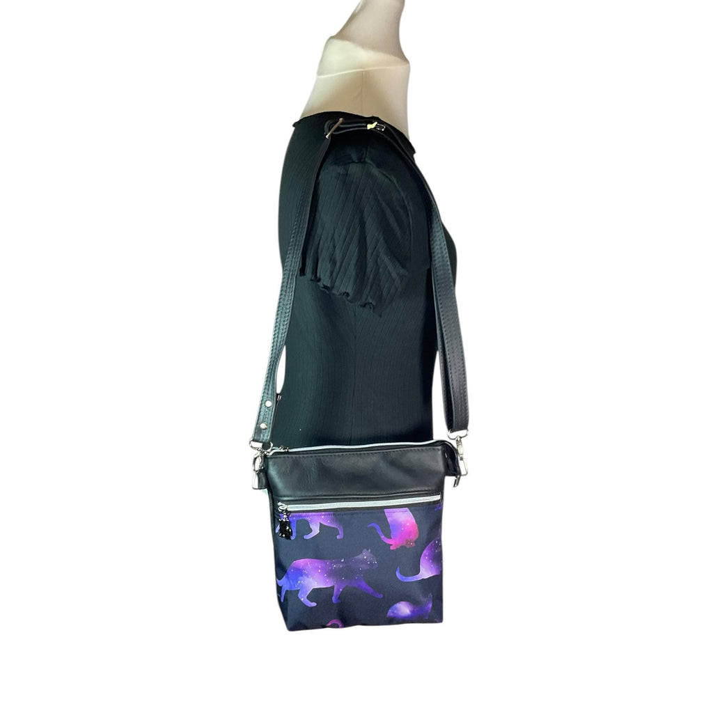 Handbag in genuine Leather and purple cat print water resistant canvas, medium sized zip top
